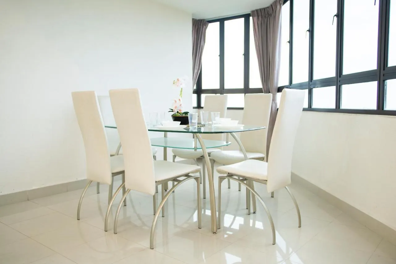 Sri Sayang Seaview Holiday Home باتو فيرينغي شقة