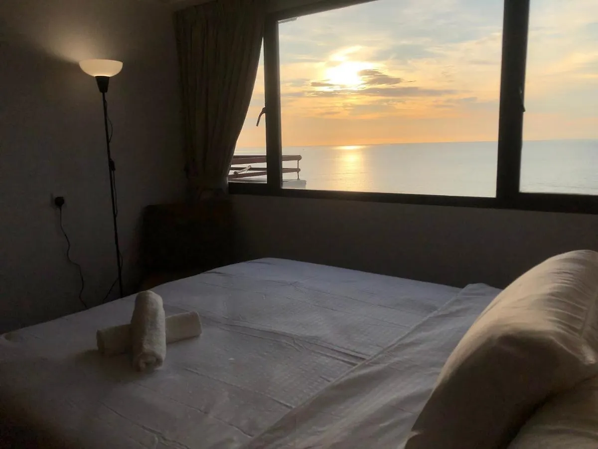 Sri Sayang Seaview Holiday Home باتو فيرينغي 0*,