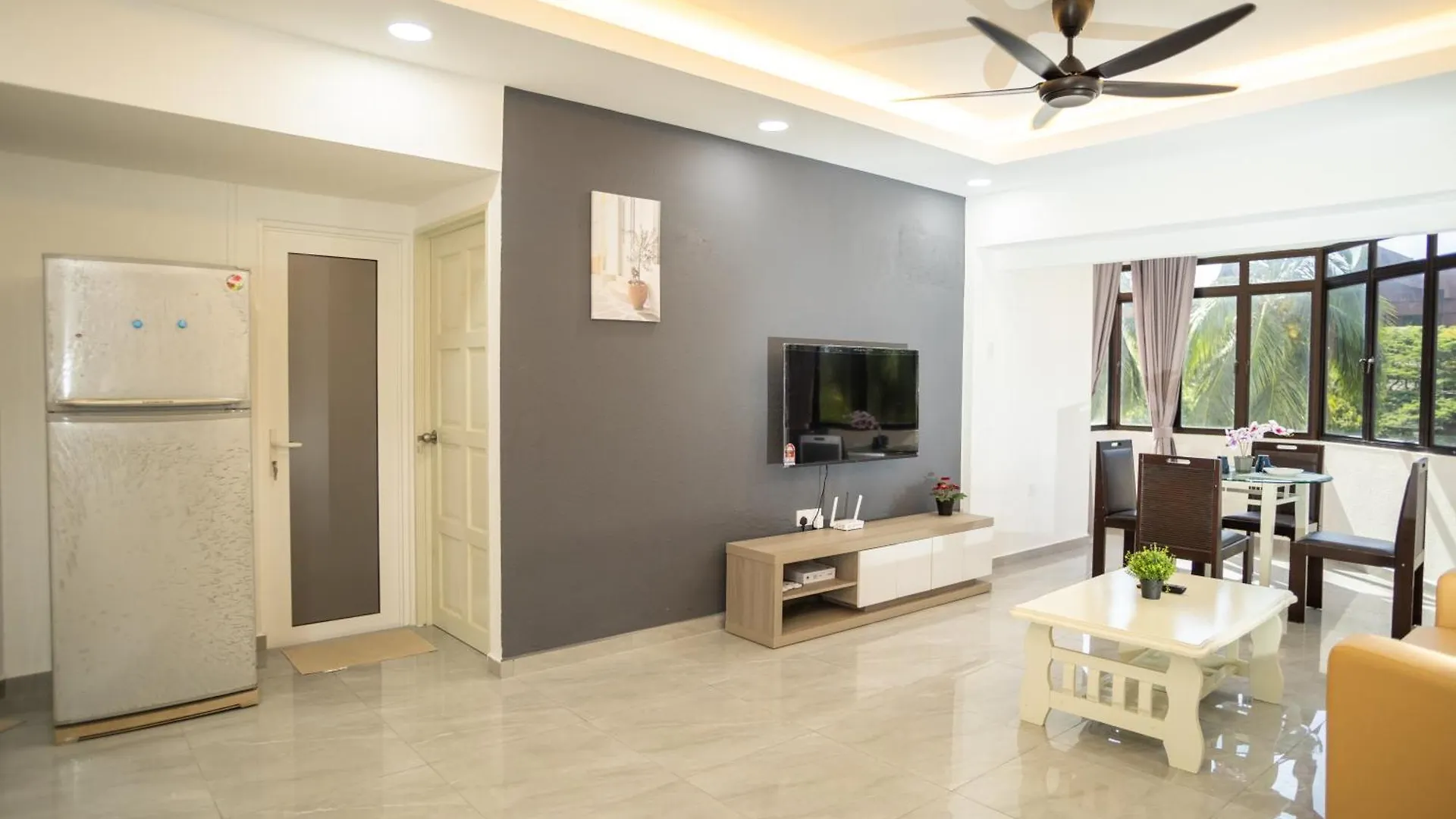 Sri Sayang Seaview Holiday Home باتو فيرينغي